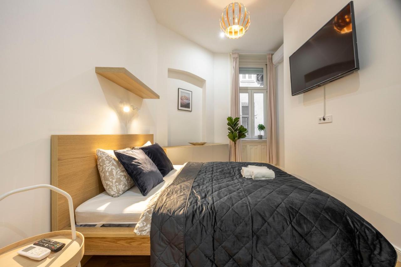 Central Grand Apartment With 5Bedrm 2Bathroom 부다페스트 외부 사진
