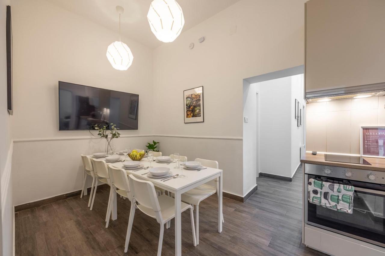 Central Grand Apartment With 5Bedrm 2Bathroom 부다페스트 외부 사진